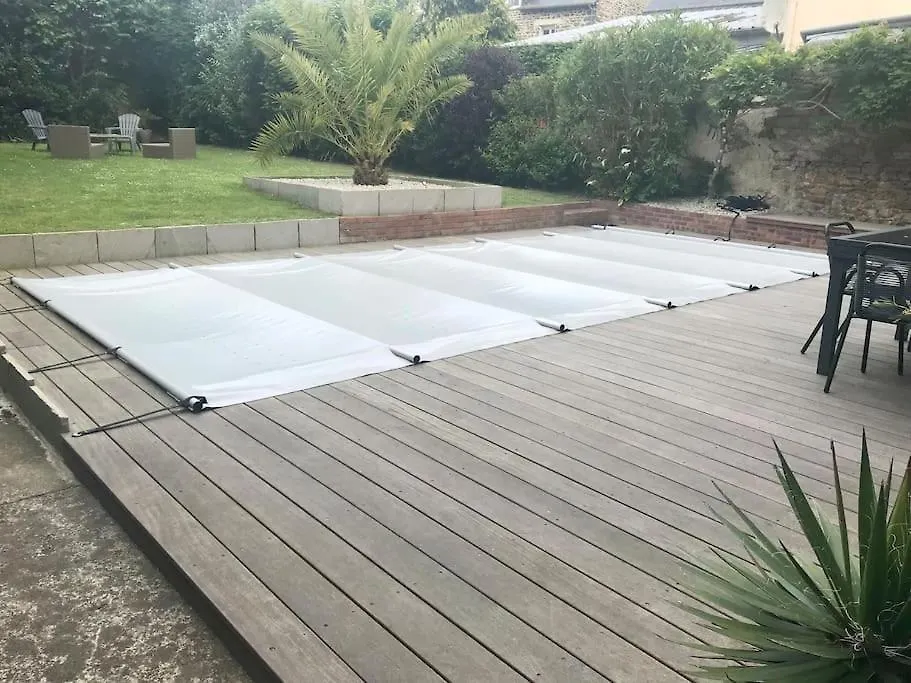 Dom wakacyjny Maison de ville avec piscine Saint-Malo