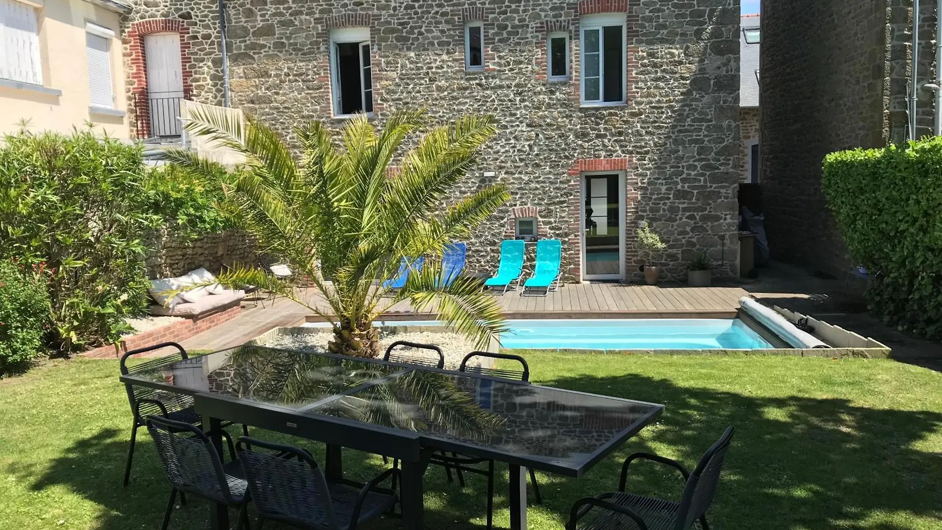 Dom wakacyjny Maison de ville avec piscine Saint-Malo